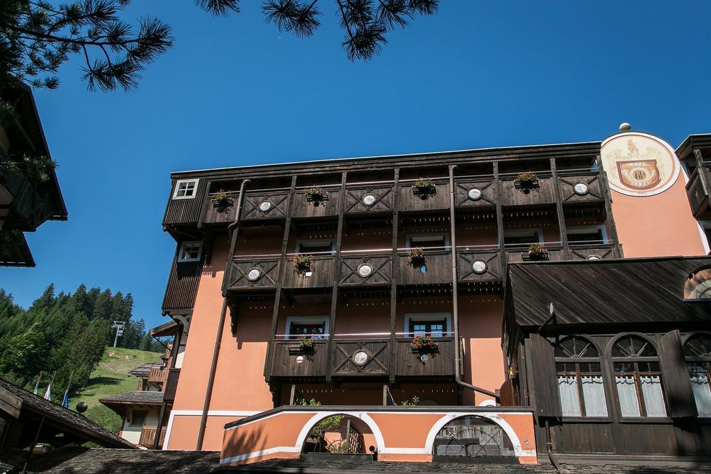 Hotel Posta R.T.A. Madonna di Campiglio Exterior photo