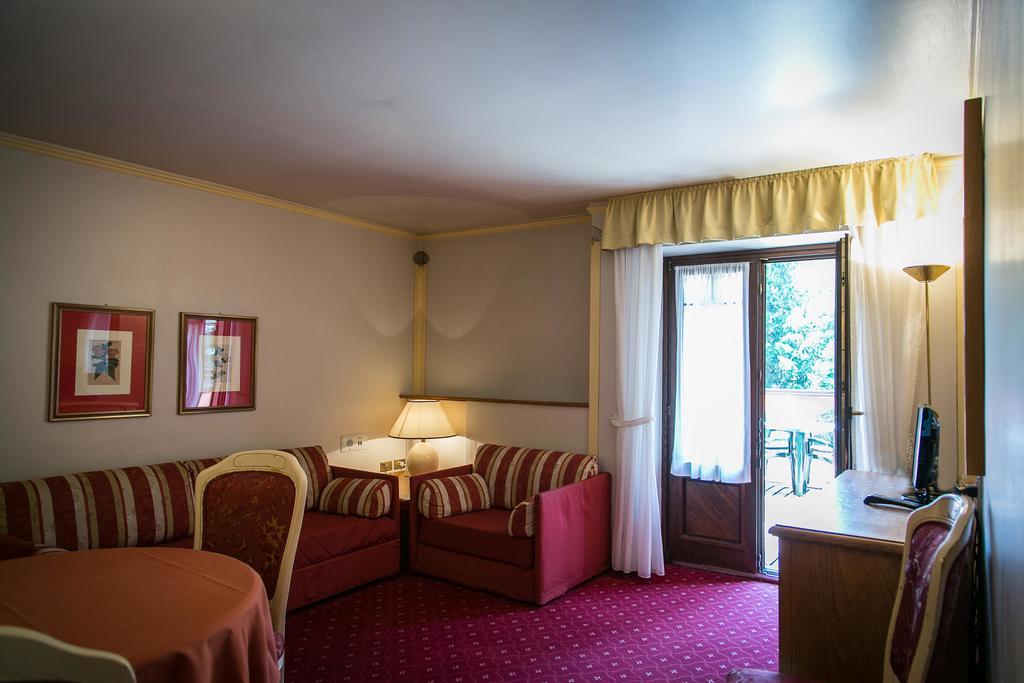 Hotel Posta R.T.A. Madonna di Campiglio Exterior photo